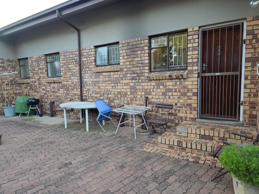 4 Bedroom Property for Sale in Heuwelsig Free State